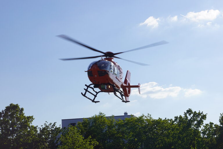 Kleve: Feuerwehr unterstützt bei Hubschrauberlandung