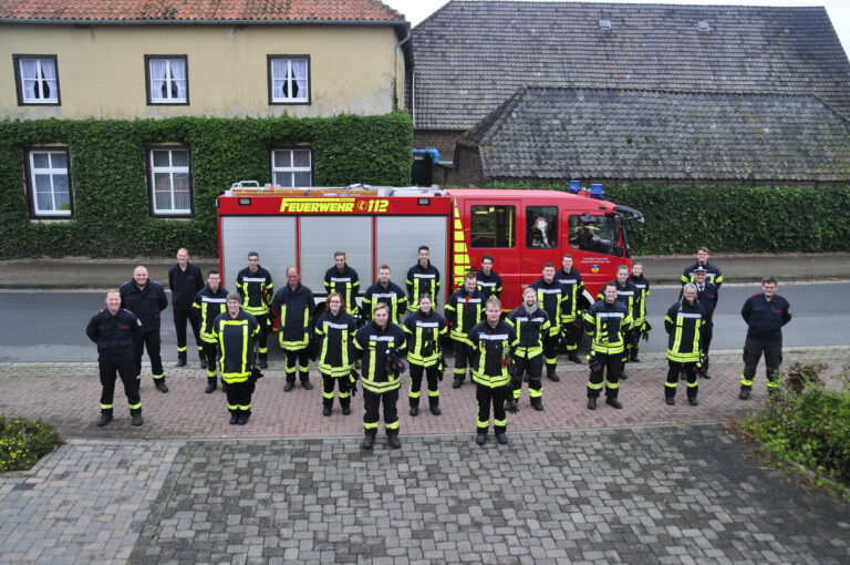 Erfolgreicher Abschluss der Grundausbildung für 24 Feuerwehrfrauen und -männer der Feuerwehren aus Kalkar und Bedburg-Hau