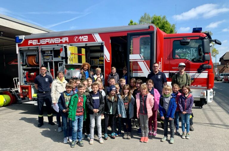 Freiwillige Feuerwehr Bedburg-Hau lädt Kinder zur Brandschutzerziehung ein und gibt Einblicke in die Feuerwehr-Arbeit