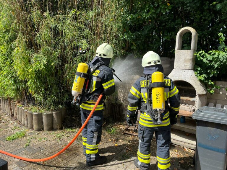 Hau: Feuer durch Flämmarbeiten – Frau wird verletzt